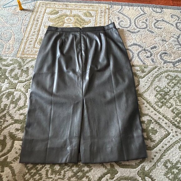 J.Crew Black Faux Leather Skirt, Size 6, NWT - Picture 2 of 2